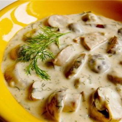 Тушеные белые грибы