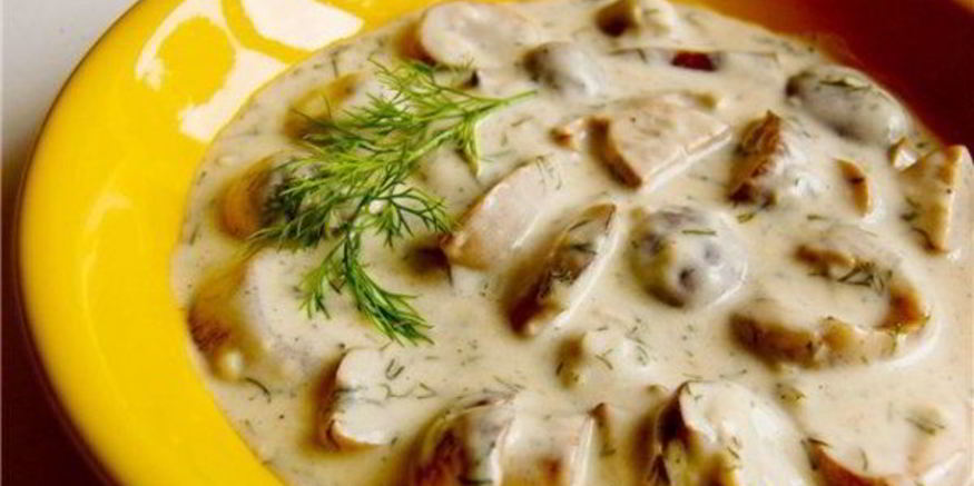 Рецепт тушеных белых грибов