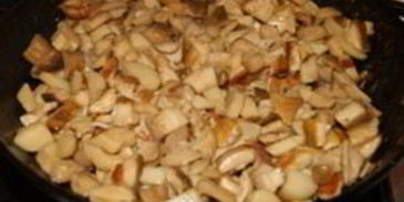 тушеные белые грибы