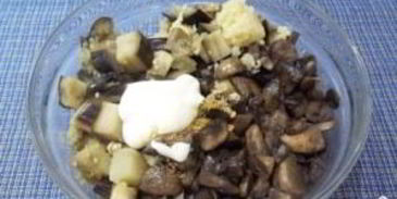 жареные грибы с баклажанами