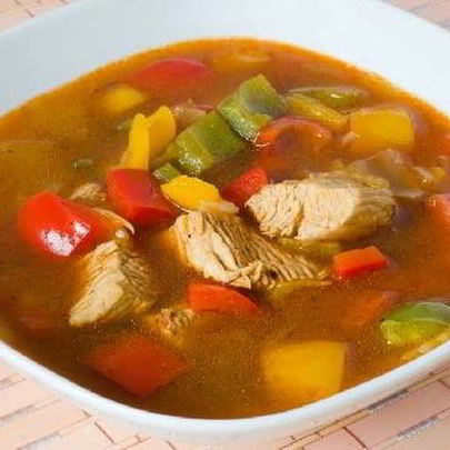 Ароматный суп-гуляш из курицы