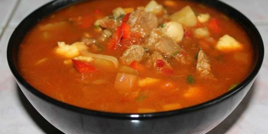 Рецепт говяжьего гуляша с чипетками