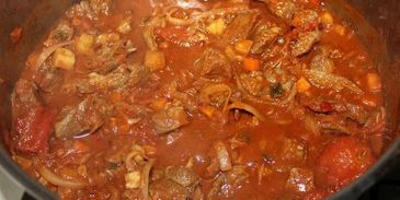 говяжий гуляш с чипетками