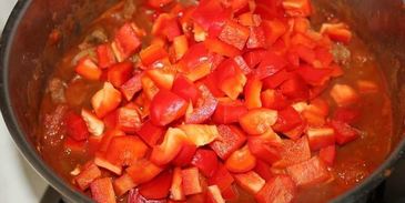 говяжий гуляш с чипетками