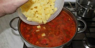 говяжий гуляш с чипетками