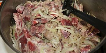 говяжий гуляш с чипетками