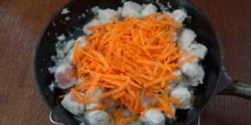 гуляш из индейки с картошкой