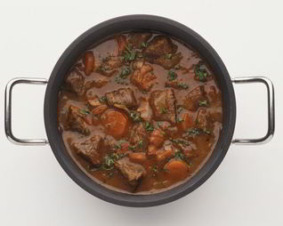 Гуляш из индейки с подливкой