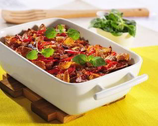 Гуляш из куриного филе с овощами