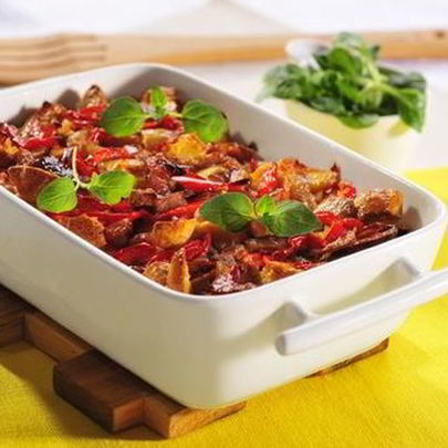 Гуляш из куриного филе с овощами