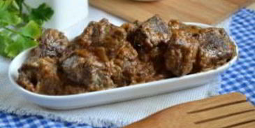 гуляш из печени со сметаной