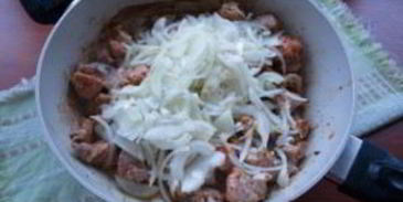 гуляш из свинины с овощами