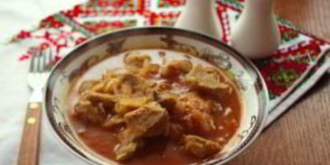 гуляш из свинины с овощами