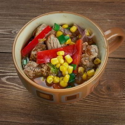 Гуляш с кукурузой