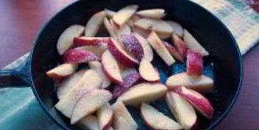 гуляш с яблоком