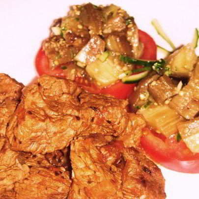 Мадьярский гуляш с баклажанной закуской