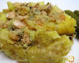 Картофельное пюре с лососем в мультиварке