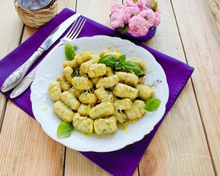 Картофельные ньокки с базиликом