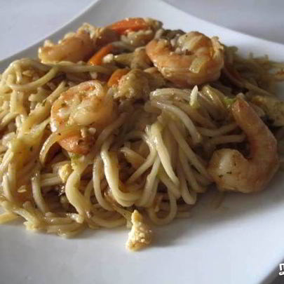 Китайская лапша с креветками
