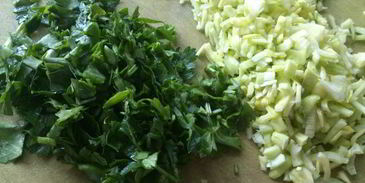 котлетки из лосося с томатным соусом