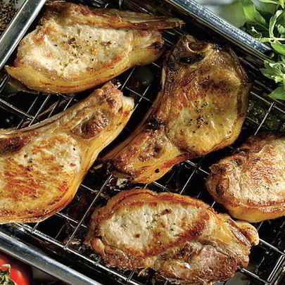 Котлеты на косточке с пряным соусом