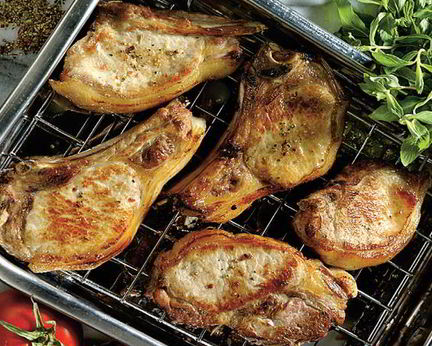 Котлеты на косточке с пряным соусом