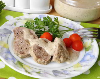 Котлеты под грибным соусом