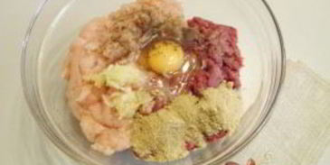 котлеты под грибным соусом