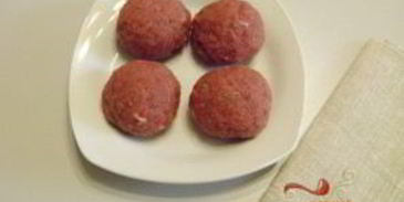 котлеты под грибным соусом