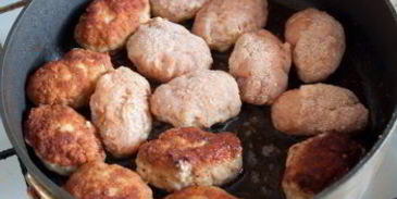 котлеты в подливе