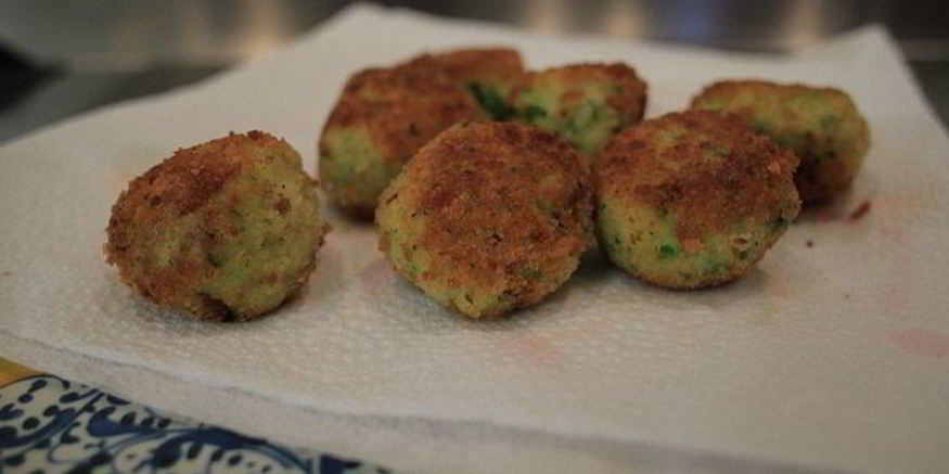 Рецепт рыбных котлеток с чесноком и петрушкой