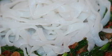 лапша ширатаки со шпинатом