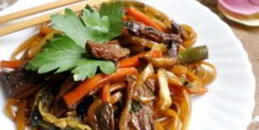 лапша удон с говядиной