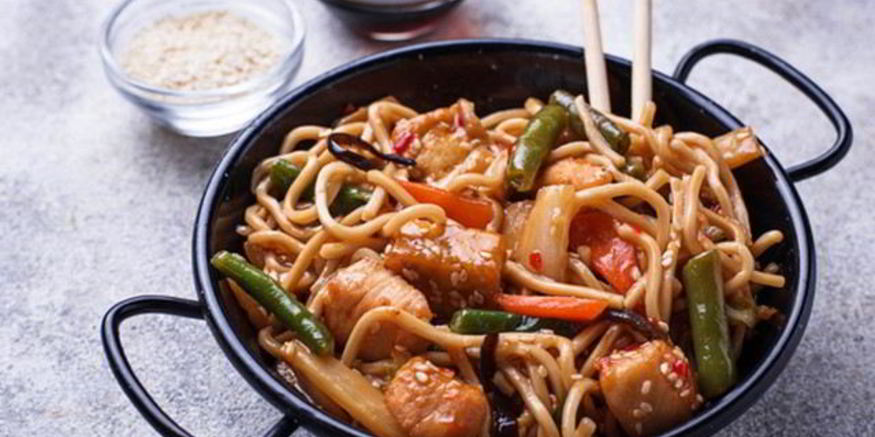 Рецепт лапши удон с курицей и овощами в соусе терияки