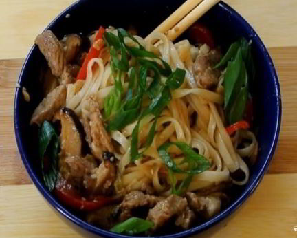 Лапша удон со свининой и овощами
