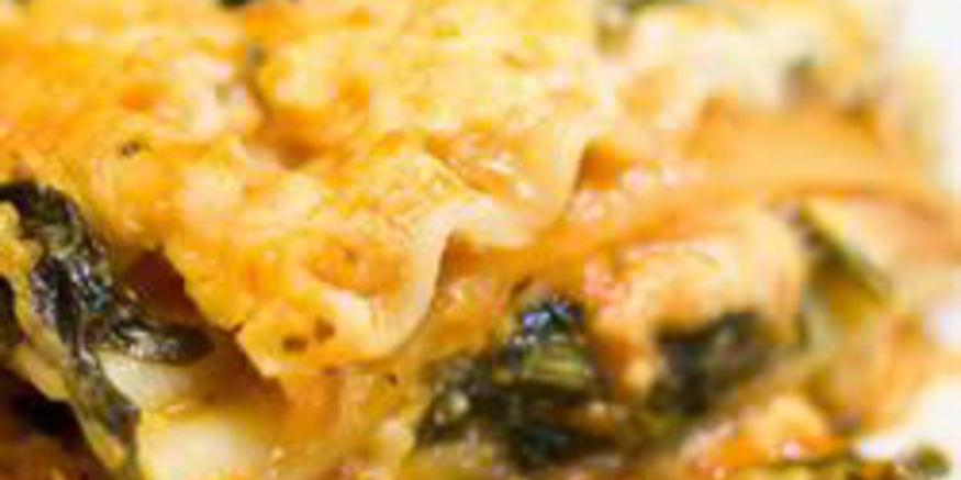 Рецепт лазаний с козьим сыром, шпинатом и соусом песто