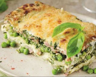 Лазанья с ветчиной, горошком и творогом