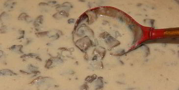 мясная лазанья с грибным соусом