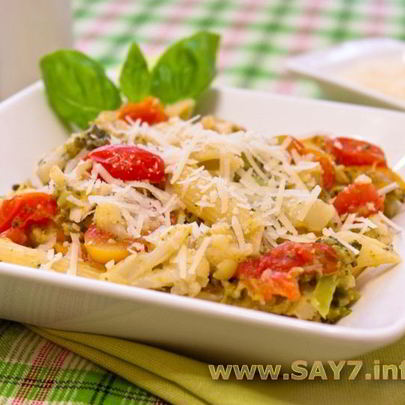 Макароны с брокколи, цветной капустой и куриным филе