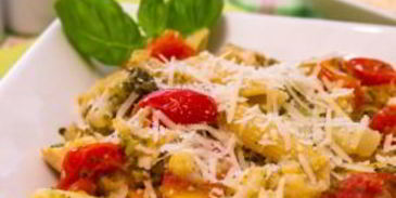 макароны с брокколи, цветной капустой и куриным филе