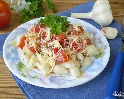 Макароны с помидорами