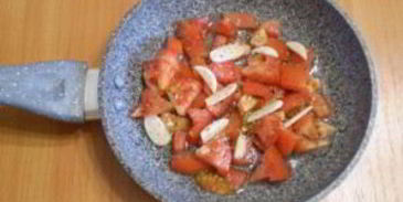 макароны с помидорами