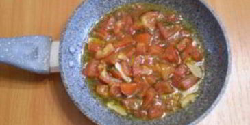 макароны с помидорами