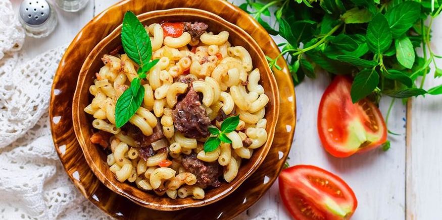 Рецепт макарон с тушенкой на сковороде
