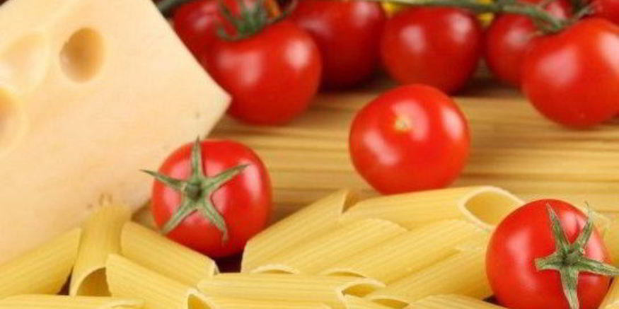 Рецепт макарон в остром томатном соусе с пармезаном