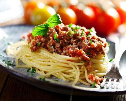 Паста болоньезе с томатной пастой