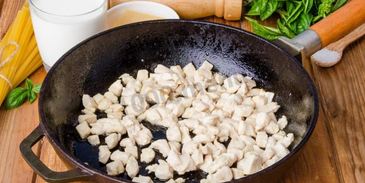 паста фетучини с курицей в сливочном соусе