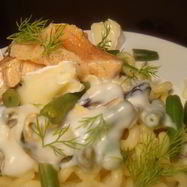 Рецепт Пасты под соусом Бешамель с мидиями и маринованным лососем