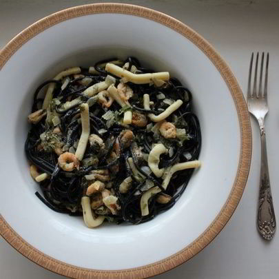 Паста с чернилами каракатицы и морепродуктами