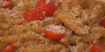 паста с помидорами черри и красным песто